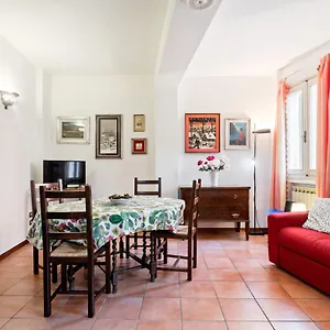 Pratello E Funzionale Apartamento